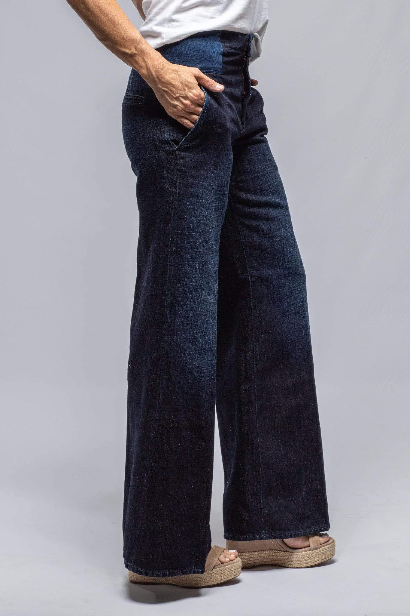 10 Chic Wide Leg Denim Jeans Ootds To Copy From Influencers | Preview.ph